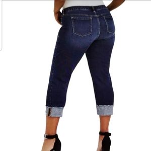 TORRID Distressed Capris Jeans Size 24